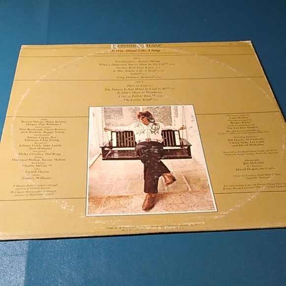 Ronnie Milsap Vinyl Record Album It Was Almost Like A Song - Picture 3 of 8